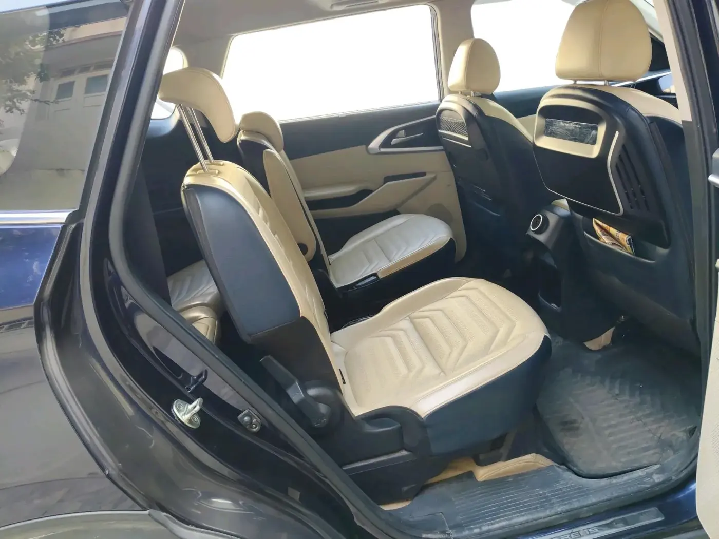 2022 KIA CARENS LUXURY PLUS 1.4 PETROL DCT 6 STR, Petrol, Automatic, 66,200 km, interior