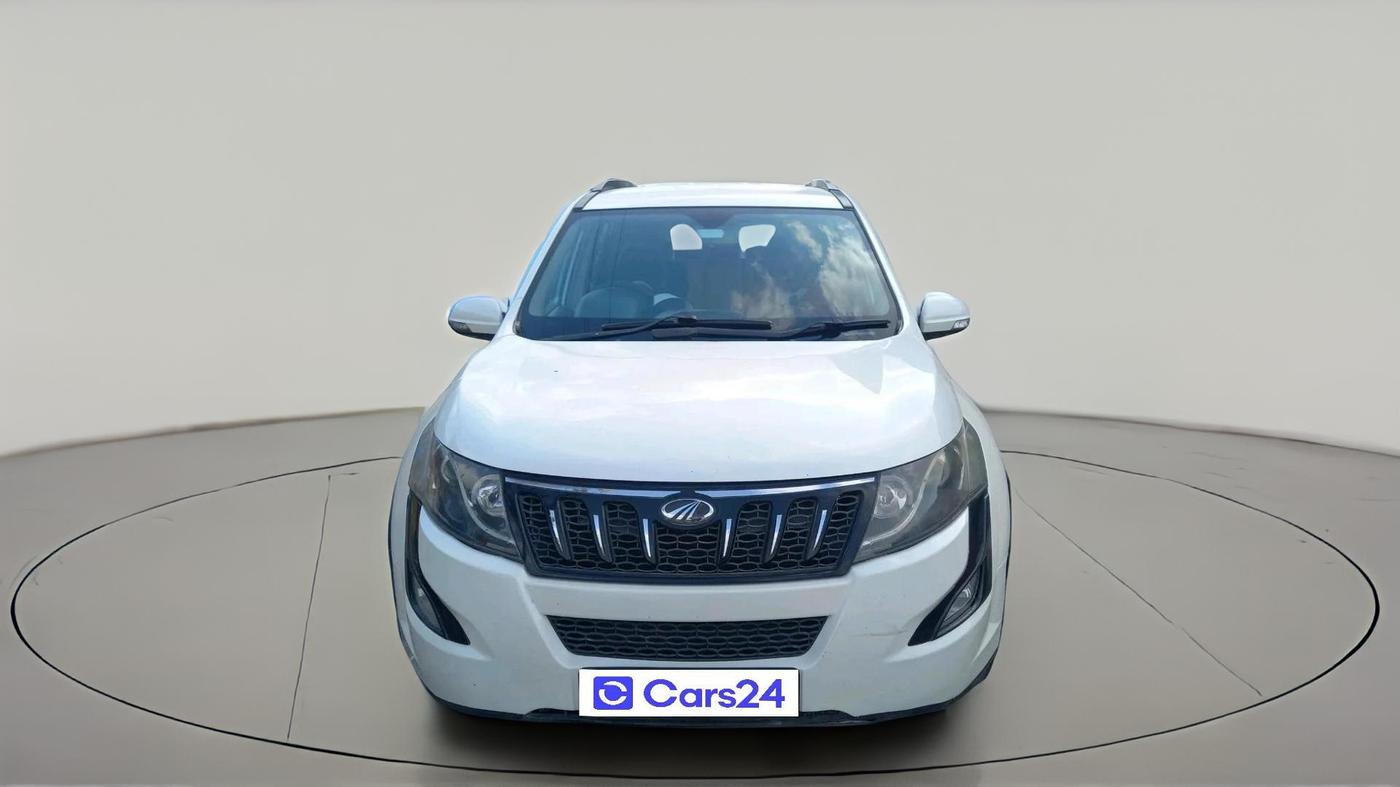 2017 Mahindra XUV500 W6 AT, Diesel, Automatic, 1,82,950 km, exterior