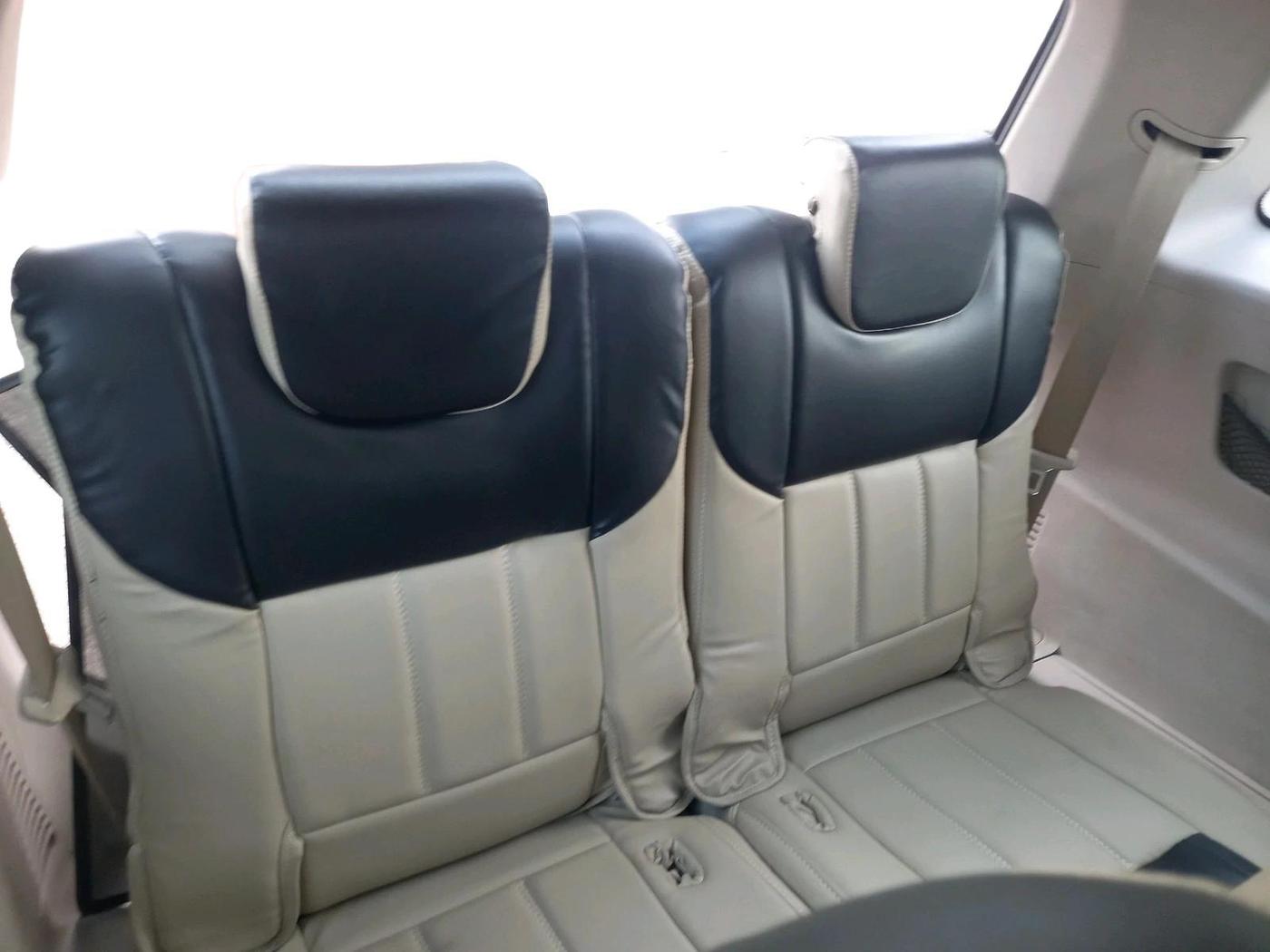 2017 Mahindra XUV500 W6 AT, Diesel, Automatic, 1,82,950 km, interior