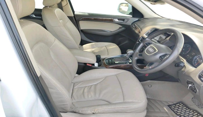 2014 Audi Q5 2.0 TDI PREMIUM PLUS, Diesel, Automatic, 1,60,582 km, interior