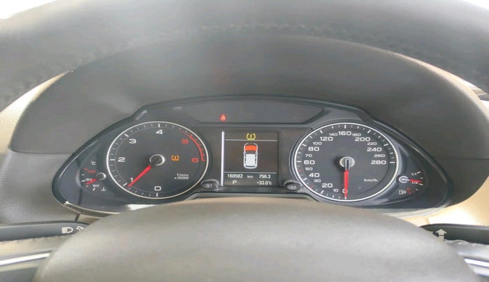 2014 Audi Q5 2.0 TDI PREMIUM PLUS, Diesel, Automatic, 1,60,582 km, interior