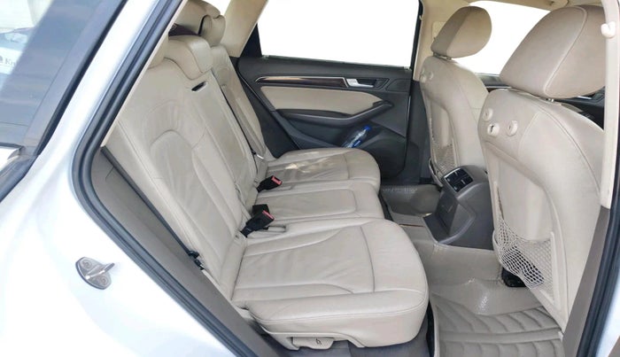 2014 Audi Q5 2.0 TDI PREMIUM PLUS, Diesel, Automatic, 1,60,582 km, interior