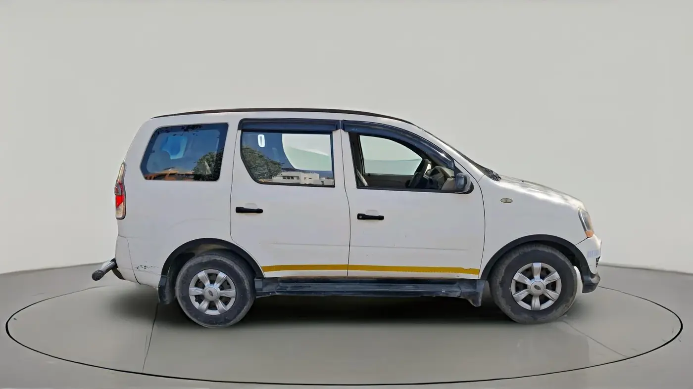 2017 Mahindra Xylo D4, Diesel, Manual, 2,12,12,22,123 km, exterior