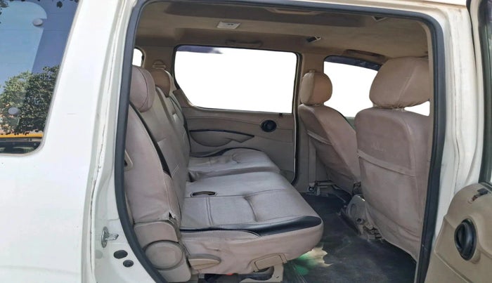 2017 Mahindra Xylo D4, Diesel, Manual, 1,25,324 km, interior