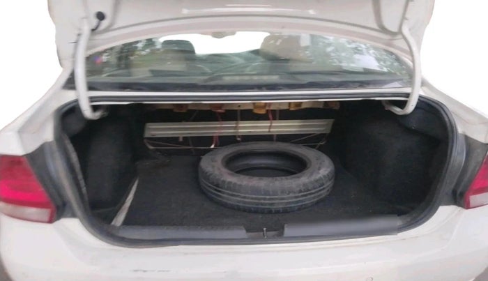 2012 Volkswagen Vento TRENDLINE DIESEL 1.6, Diesel, Manual, 1,17,583 km, exterior