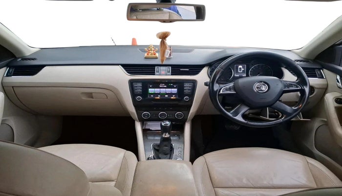 2015 Skoda Octavia ELEGANCE 2.0 TDI AT, Diesel, Automatic, 1,42,598 km, interior