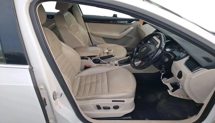 2015 Skoda Octavia ELEGANCE 2.0 TDI AT, Diesel, Automatic, 1,42,598 km, interior