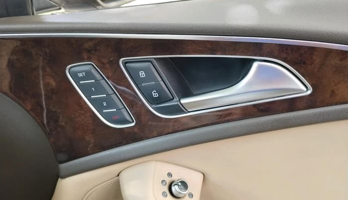 2013 Audi A6 2.0 TDI TECHNOLOGY, Diesel, Automatic, 1,66,315 km, interior