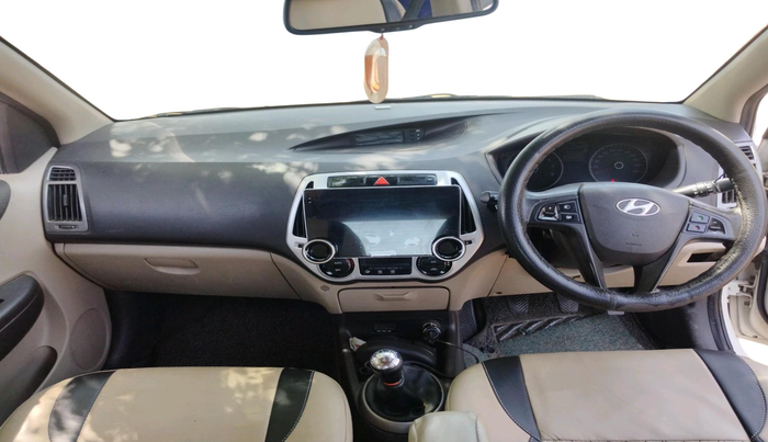 2014 Hyundai i20 ASTA 1.2, Petrol, Manual, 1,15,931 km, interior