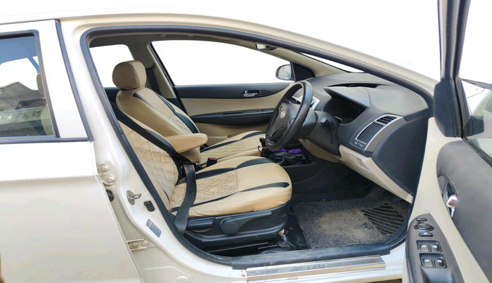 2014 Hyundai i20 ASTA 1.2, Petrol, Manual, 1,15,931 km, interior