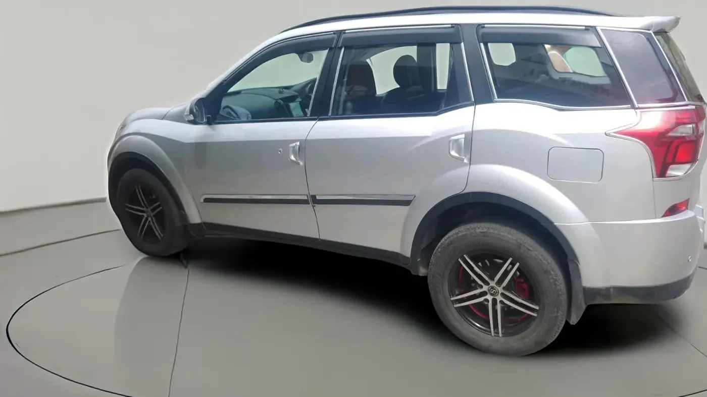 2020 Mahindra XUV500 W7 AT, Diesel, Automatic, 88,558 km, exterior