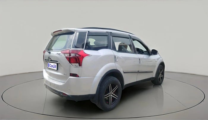 2020 Mahindra XUV500 W7 AT, Diesel, Automatic, 88,558 km, exterior