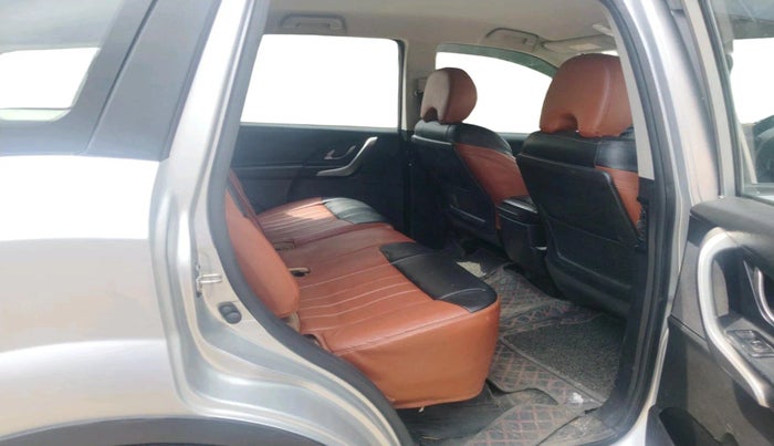 2020 Mahindra XUV500 W7 AT, Diesel, Automatic, 88,558 km, interior