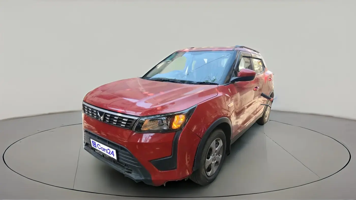 2023 Mahindra XUV300 W6 1.2 PETROL, Petrol, Manual, 23,135 km, exterior
