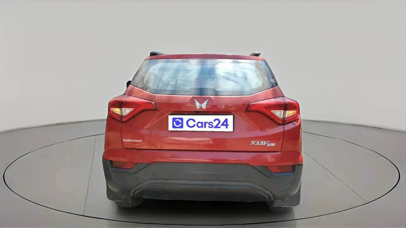 2023 Mahindra XUV300 W6 1.2 PETROL, Petrol, Manual, 23,135 km, exterior