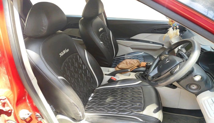 2023 Mahindra XUV300 W6 1.2 PETROL, Petrol, Manual, 23,135 km, interior