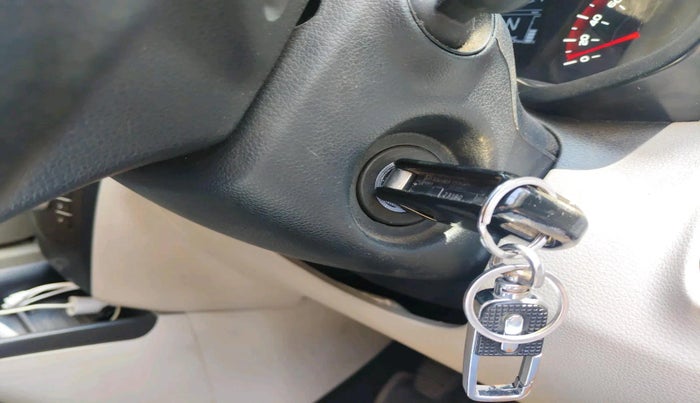 2023 Mahindra XUV300 W6 1.2 PETROL, Petrol, Manual, 23,135 km, interior
