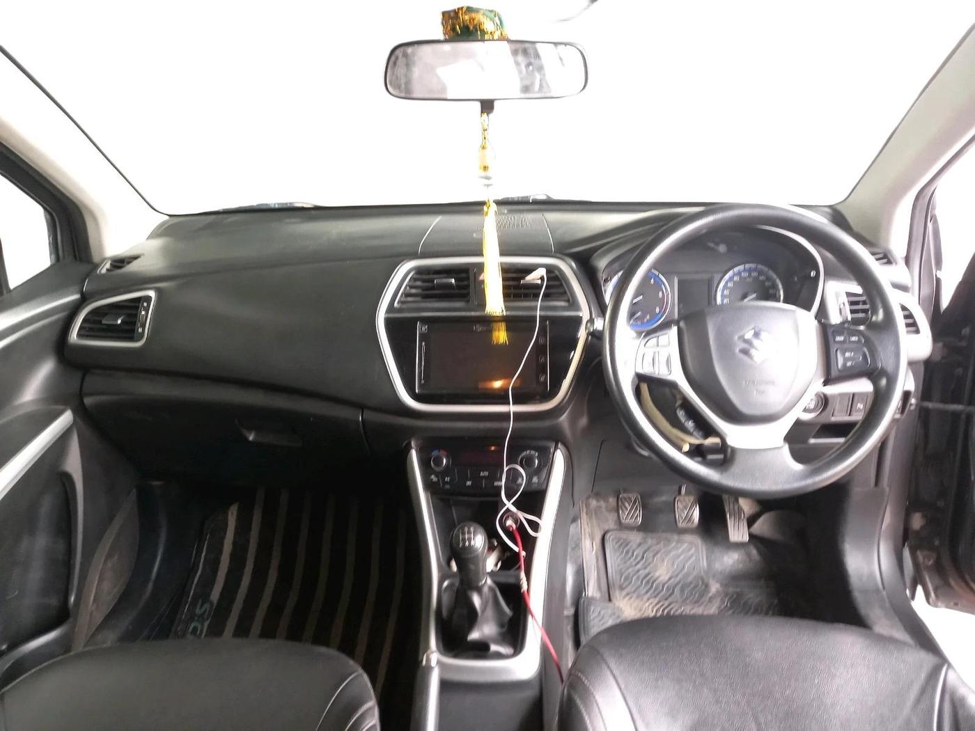 2017 Maruti S Cross ZETA 1.3, Diesel, Manual, 1,39,499 km, interior