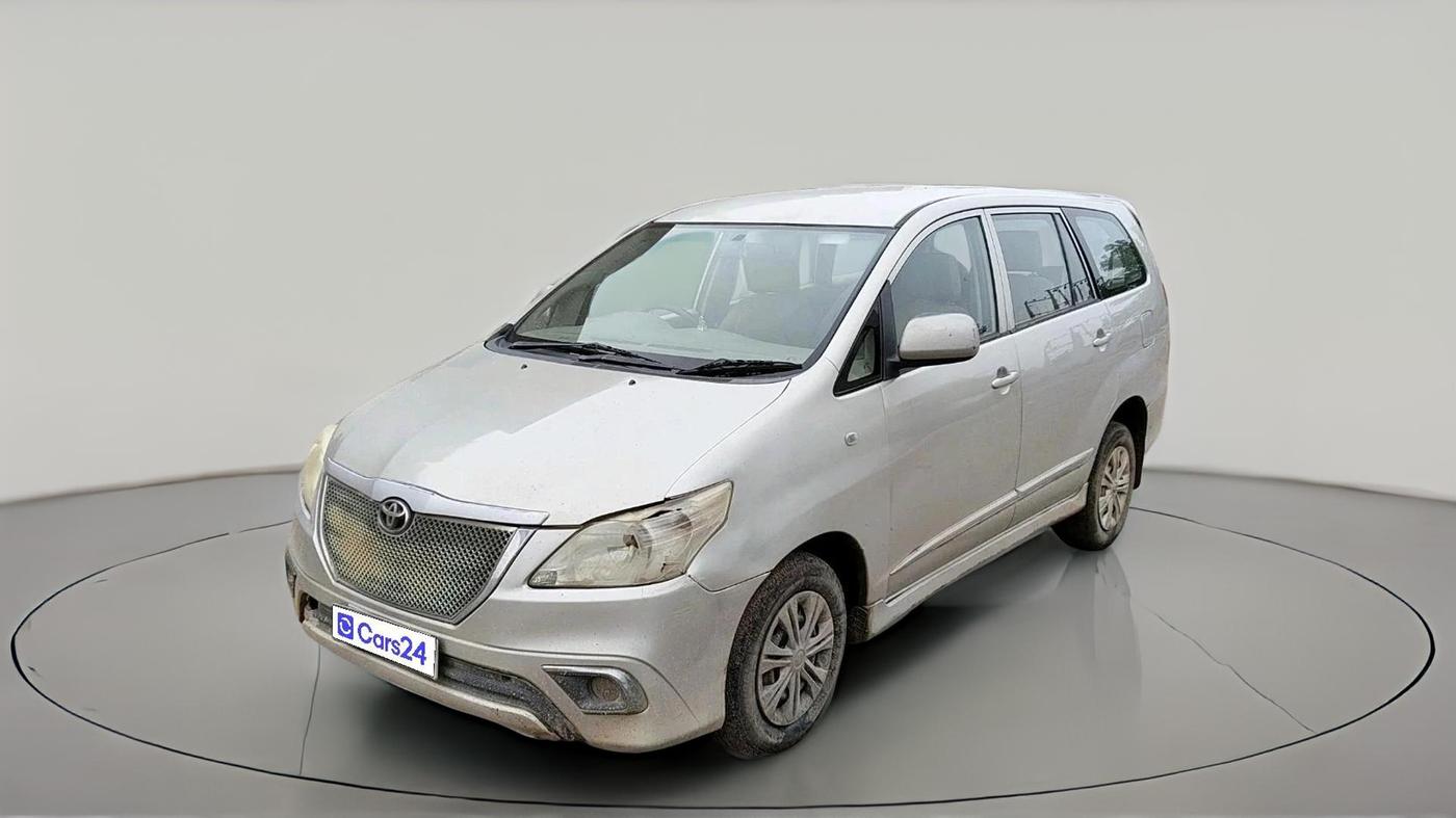 2014 Toyota Innova 2.5 GX 7 STR, Diesel, Manual, 2,15,486 km, exterior