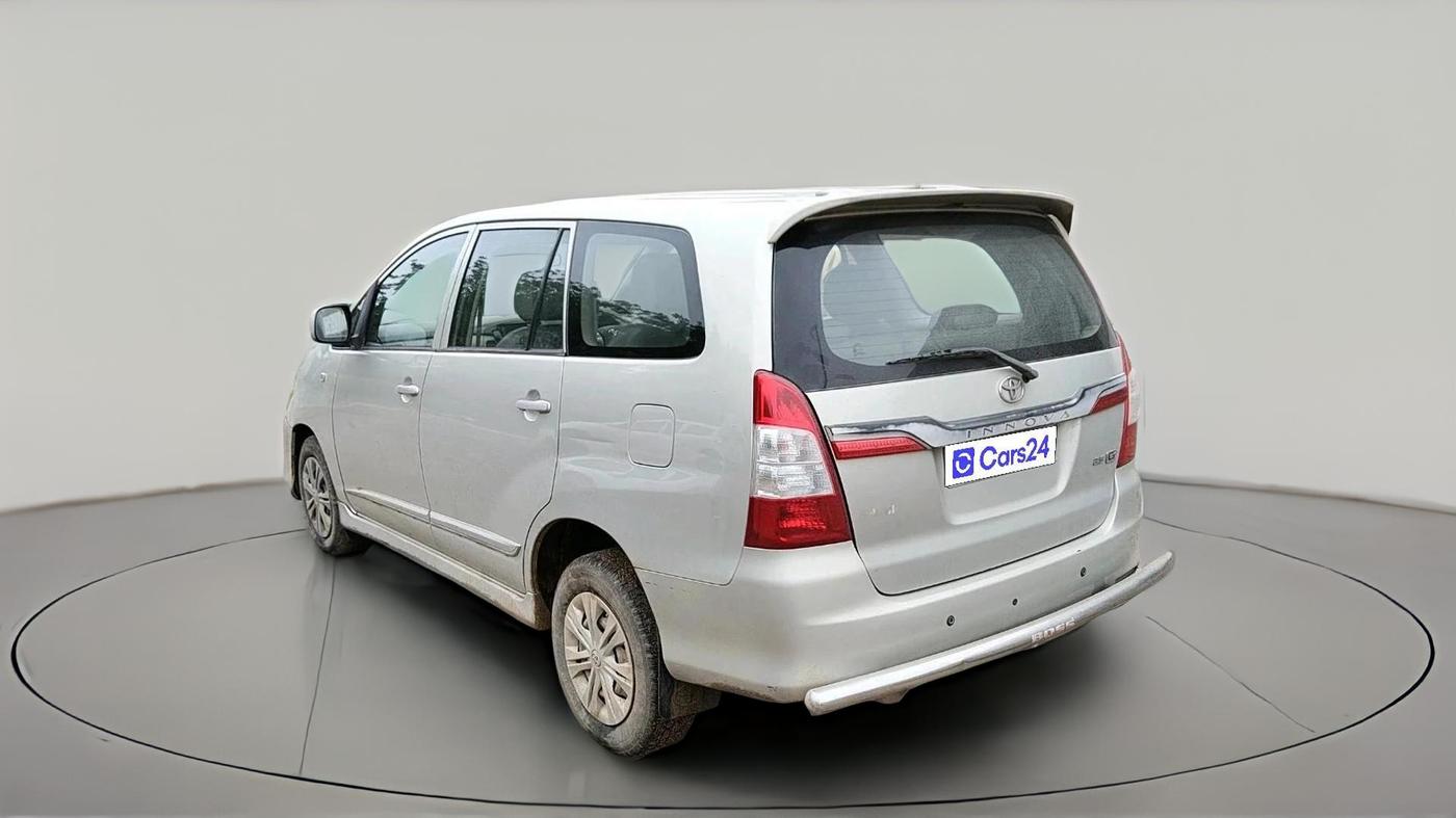 2014 Toyota Innova 2.5 GX 7 STR, Diesel, Manual, 2,15,486 km, exterior