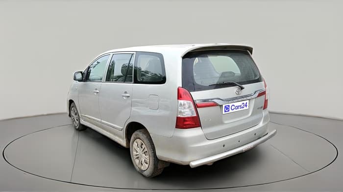 2014 Toyota Innova 2.5 GX 7 STR, Diesel, Manual, 2,15,486 km, exterior