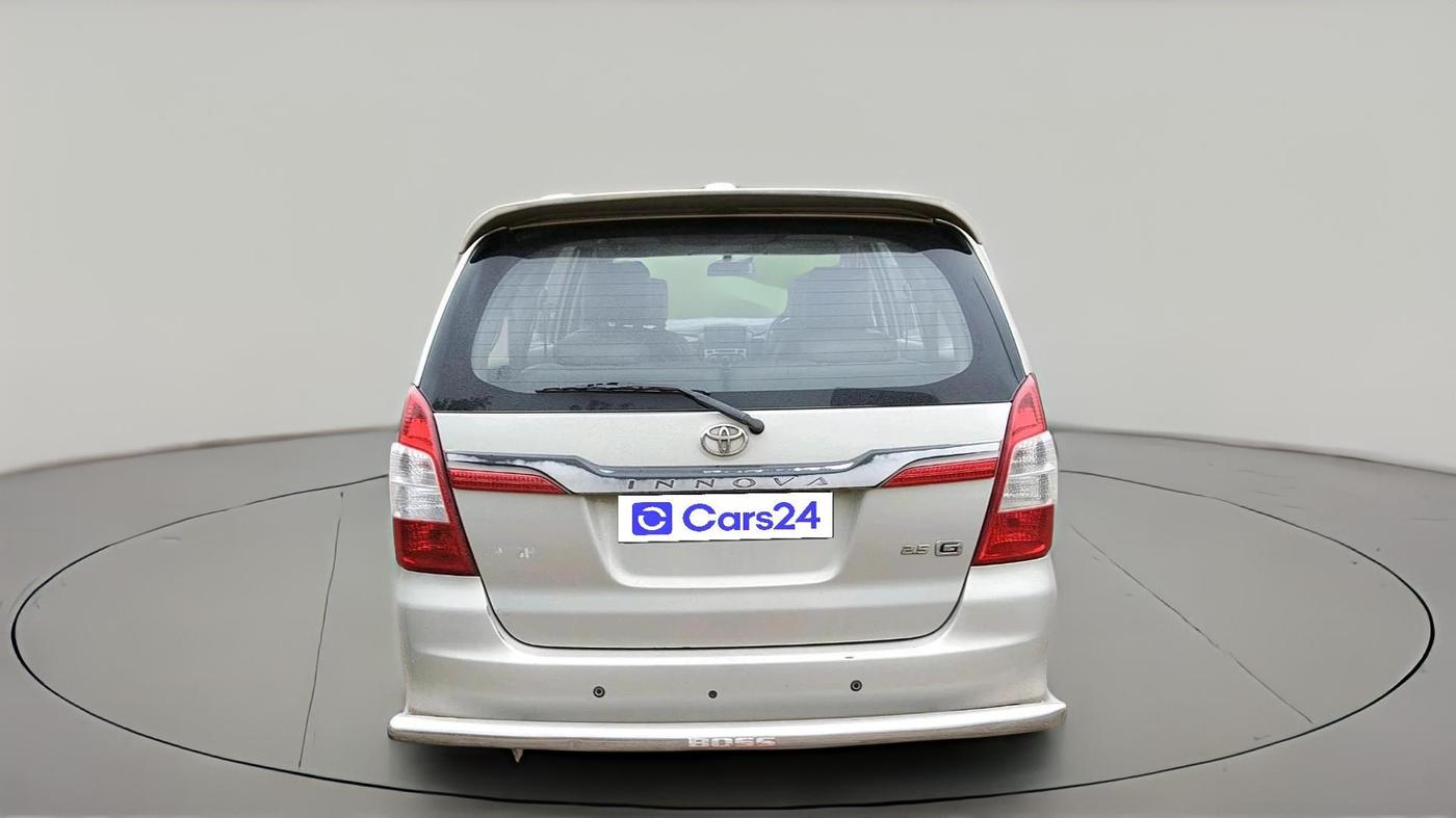 2014 Toyota Innova 2.5 GX 7 STR, Diesel, Manual, 2,15,486 km, exterior