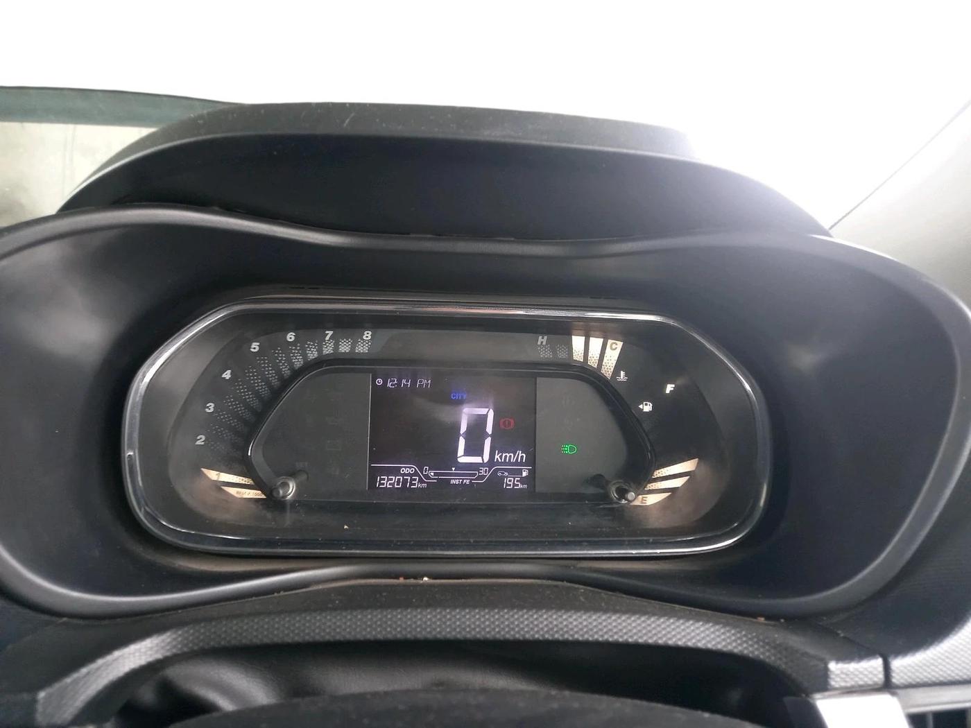2022 Tata NEXON XM SUNROOF DIESEL, Diesel, Manual, 1,32,073 km, interior