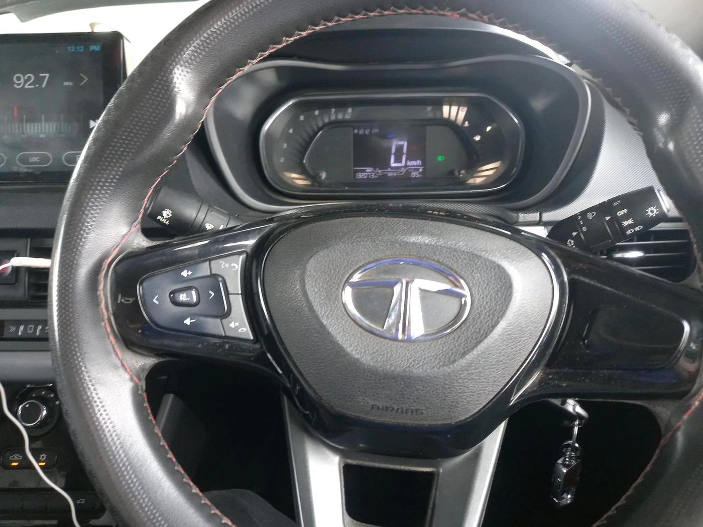 2022 Tata NEXON XM SUNROOF DIESEL, Diesel, Manual, 1,32,073 km, interior