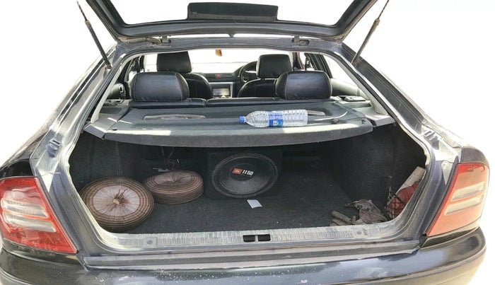 2007 Skoda Octavia 1.9 TDI, Diesel, Manual, 2,97,234 km, exterior