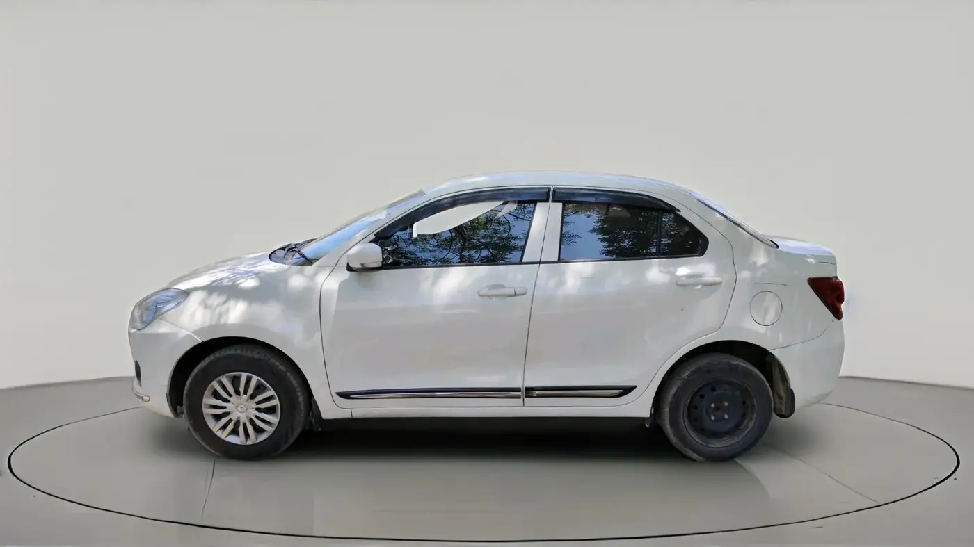 2018 Maruti Dzire VXI AMT, CNG, Automatic, 41,811 km, exterior