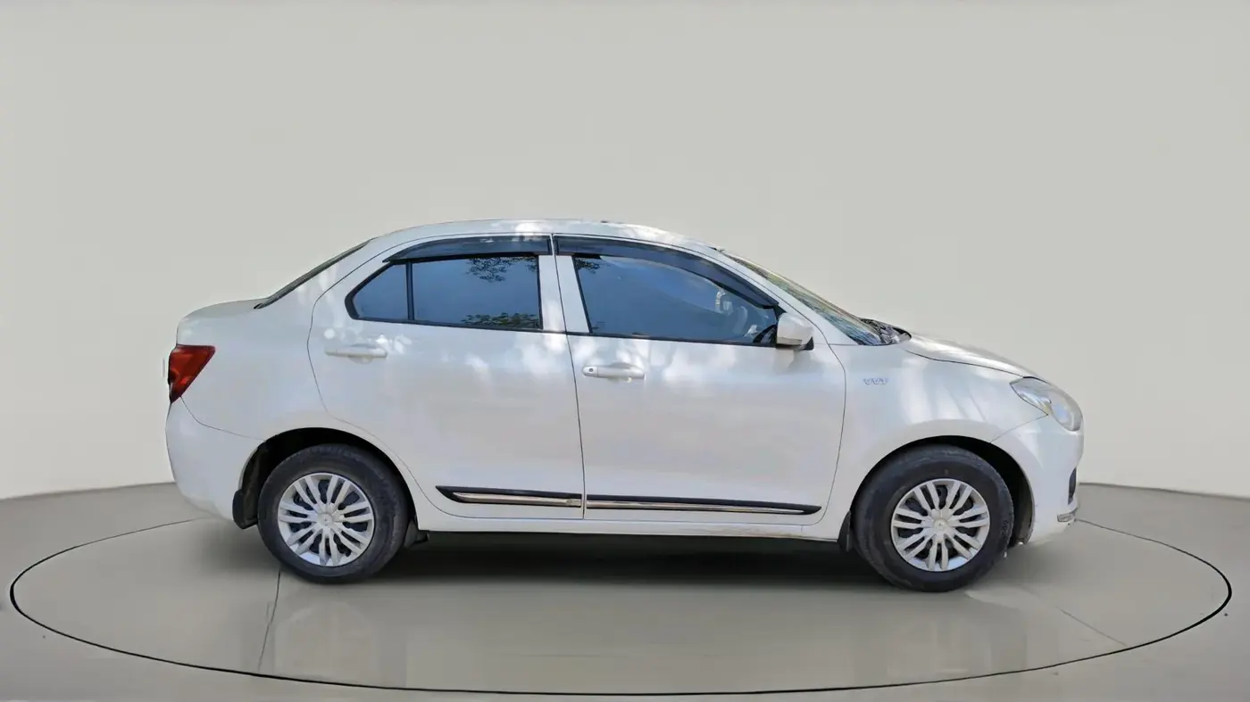 2018 Maruti Dzire VXI AMT, CNG, Automatic, 41,811 km, exterior