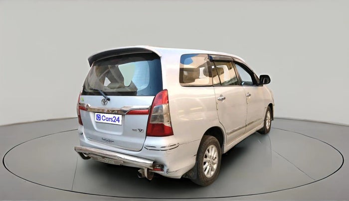 2014 Toyota Innova 2.5 VX 7 STR, Diesel, Manual, 1,32,827 km, exterior