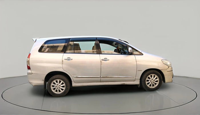 2014 Toyota Innova 2.5 VX 7 STR, Diesel, Manual, 1,32,827 km, exterior