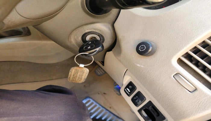 2014 Toyota Innova 2.5 VX 7 STR, Diesel, Manual, 1,32,827 km, interior