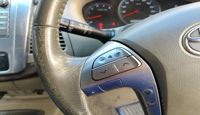 2014 Toyota Innova 2.5 VX 7 STR, Diesel, Manual, 1,32,827 km, interior