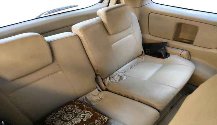 2014 Toyota Innova 2.5 VX 7 STR, Diesel, Manual, 1,32,827 km, interior