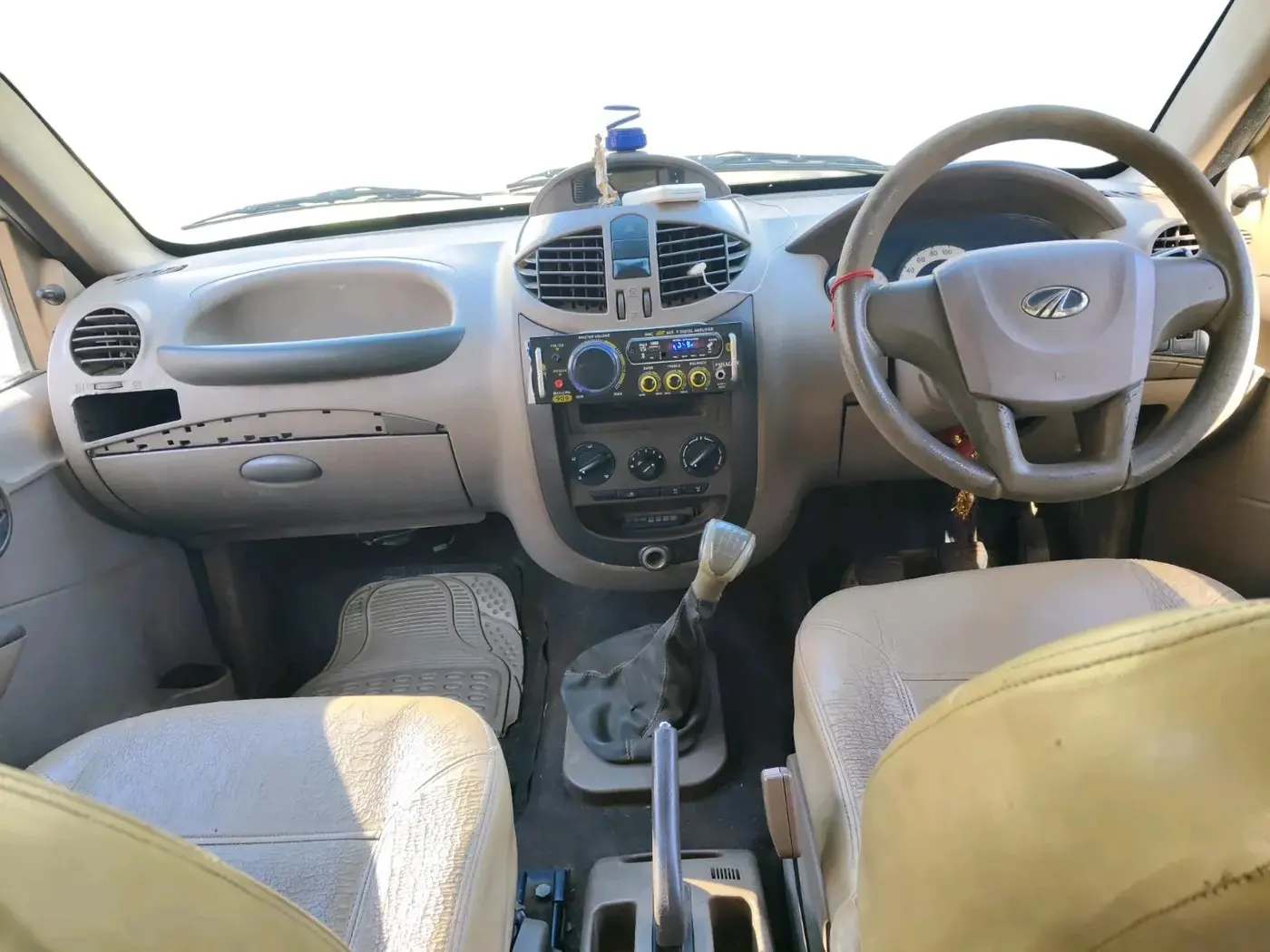 2009 Mahindra Xylo D4, Diesel, Manual, 1,30,002 km, interior