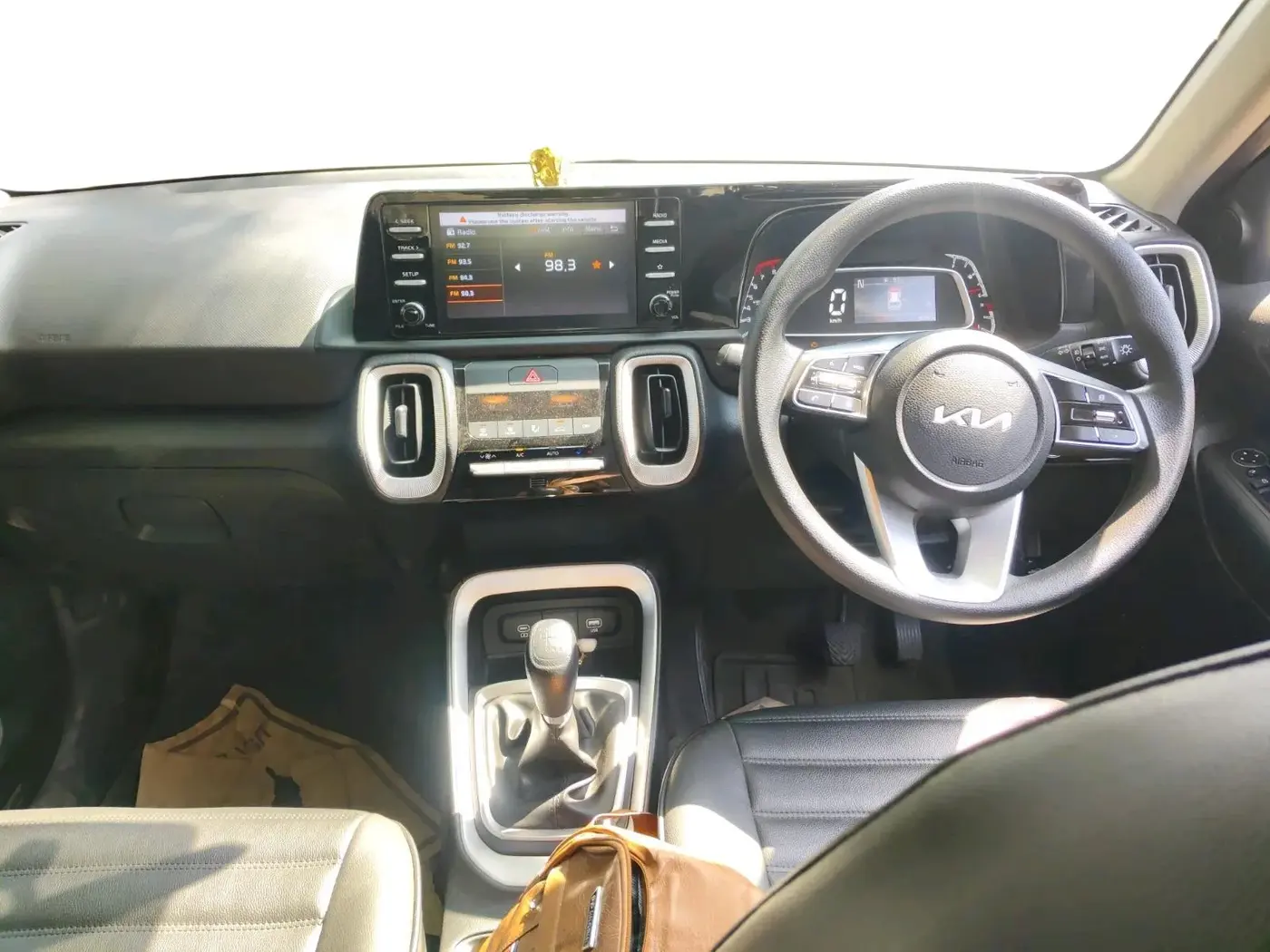 2024 KIA SONET HTK PLUS 1.0 TURBO PETROL IMT, Petrol, Manual, 8,079 km, interior