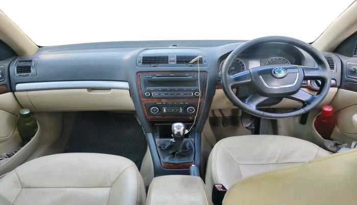 2010 Skoda Laura ELEGANCE 2.0 TDI CR MT, Diesel, Manual, 1,66,083 km, interior