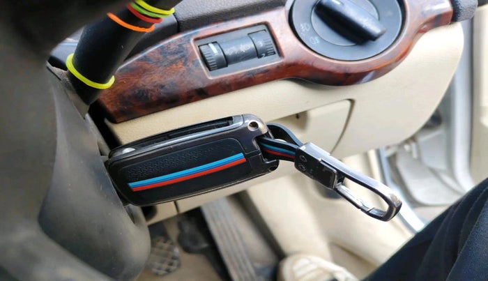 2010 Skoda Laura ELEGANCE 2.0 TDI CR MT, Diesel, Manual, 1,66,083 km, interior