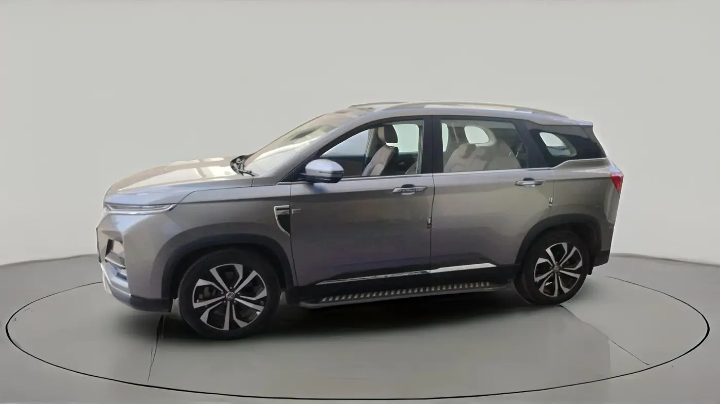 2025 MG HECTOR PLUS SAVVY PRO 1.5 TURBO CVT 7 STR, Petrol, Automatic, 15,063 km, exterior