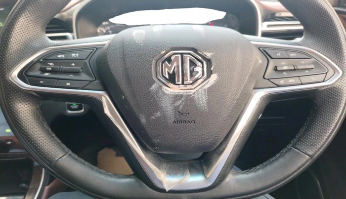 2025 MG HECTOR PLUS SAVVY PRO 1.5 TURBO CVT 7 STR, Petrol, Automatic, 15,063 km, interior
