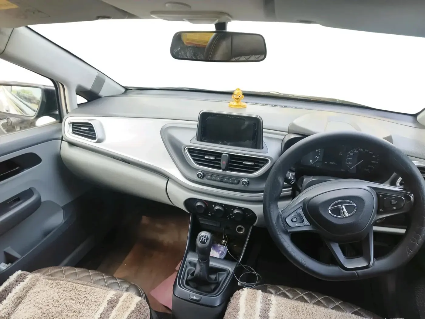 2020 Tata ALTROZ XT PETROL, Petrol, Manual, 80,508 km, interior