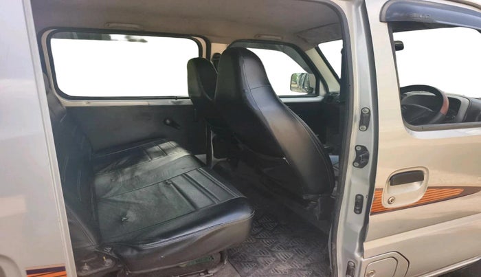 2021 Maruti Eeco 5 STR AC CNG (O), CNG, Manual, 44,370 km, interior