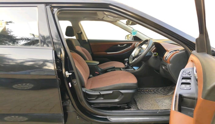 2023 Hyundai ALCAZAR PRESTIGE 1.5 MT 7STR, Diesel, Manual, 28,201 km, interior