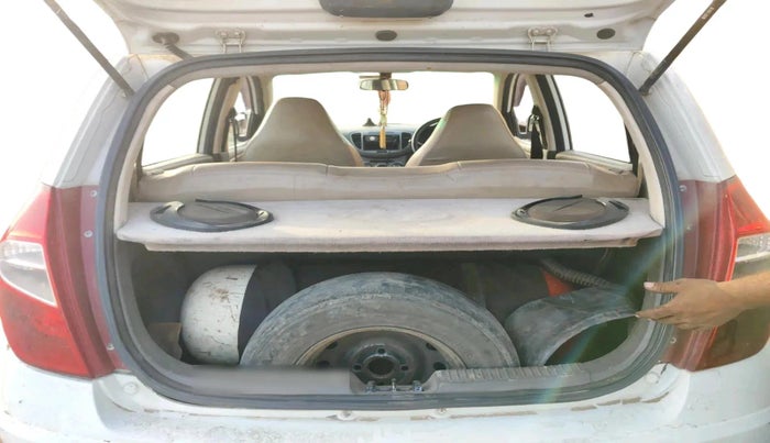 2012 Hyundai i10 ERA 1.1, CNG, Manual, 1,20,226 km, exterior