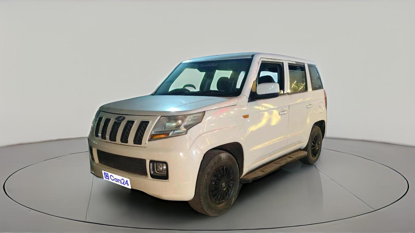 2018 Mahindra TUV300 T4 PLUS, Diesel, Manual, 2,38,556 km, exterior