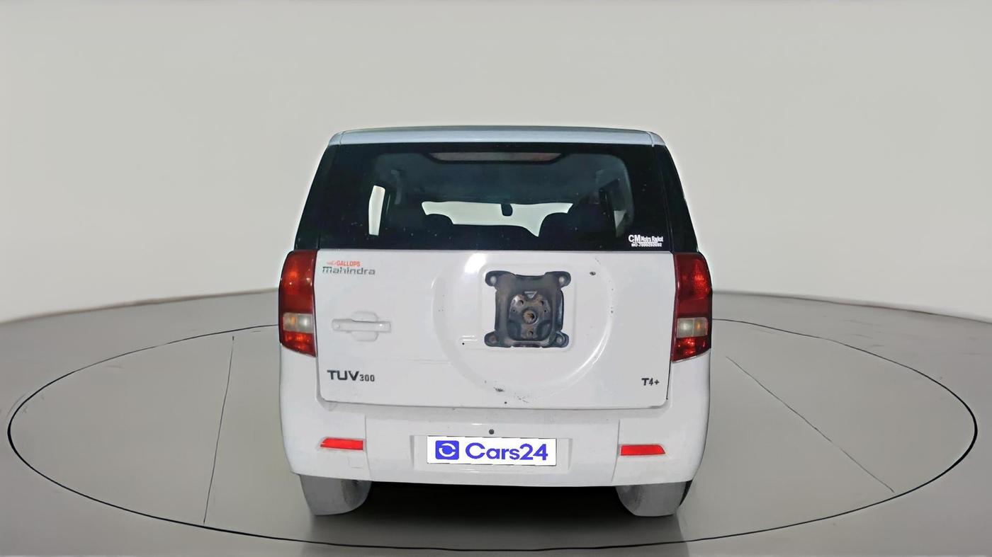 2018 Mahindra TUV300 T4 PLUS, Diesel, Manual, 2,38,556 km, exterior