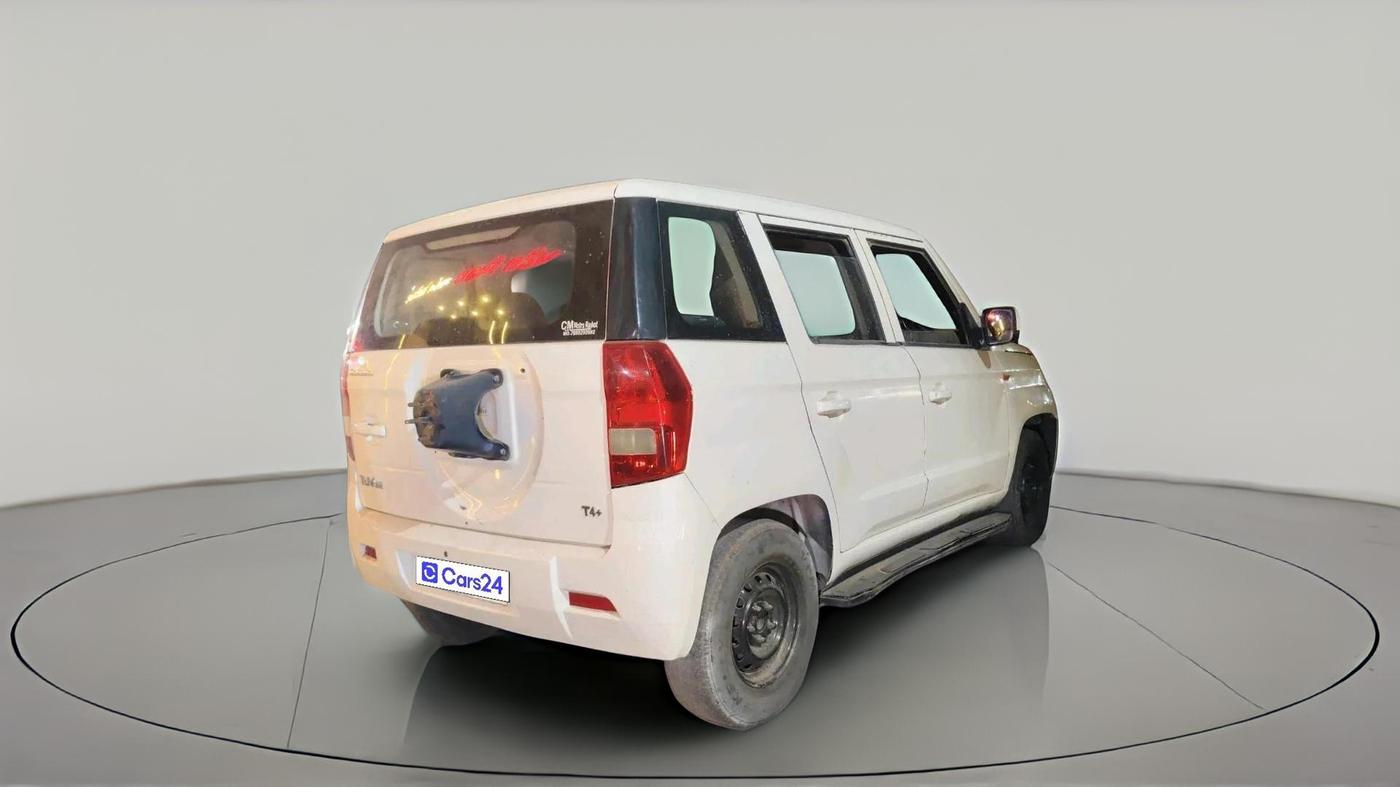 2018 Mahindra TUV300 T4 PLUS, Diesel, Manual, 2,38,556 km, exterior