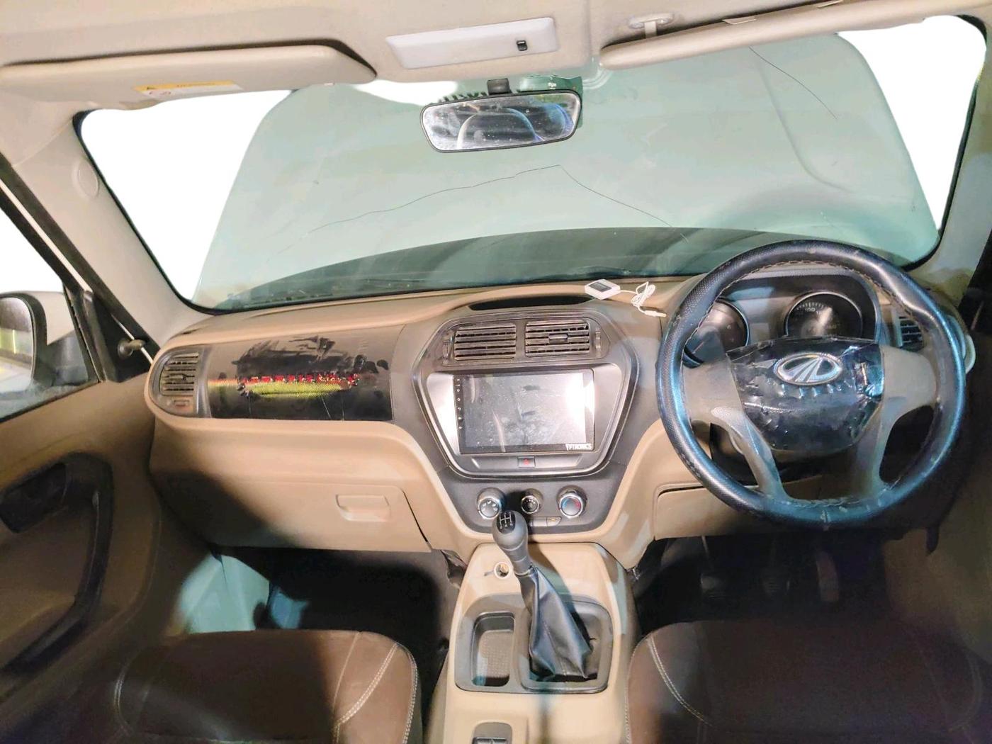 2018 Mahindra TUV300 T4 PLUS, Diesel, Manual, 2,38,556 km, interior